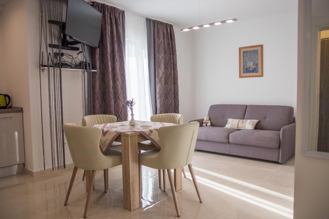 Villa Apartments Katja Trogir Luaran gambar