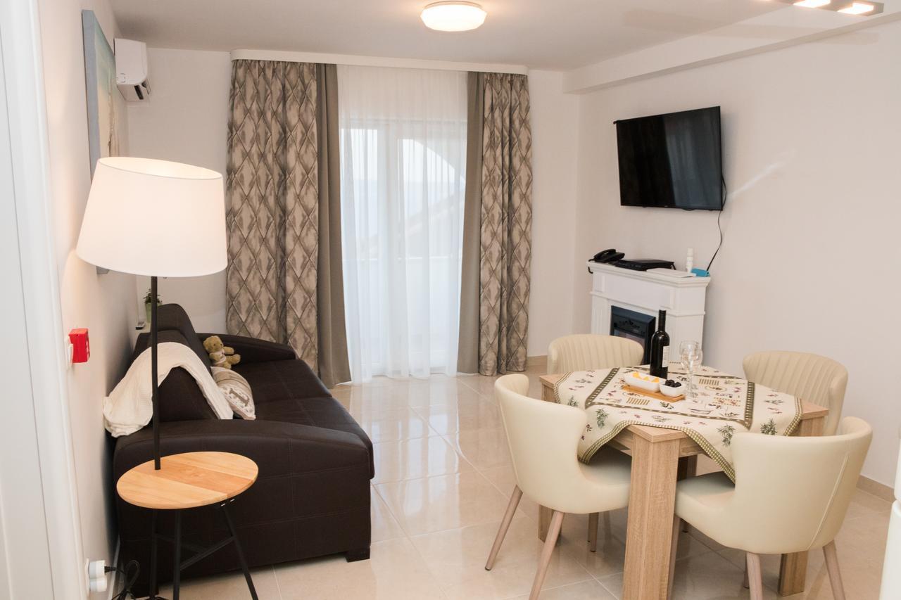 Villa Apartments Katja Trogir Luaran gambar
